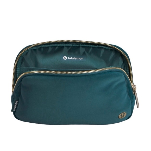 Lululemon Everywhere Belt Bag Velour Green Jasper and Gold 1L - Picture 4 of 9